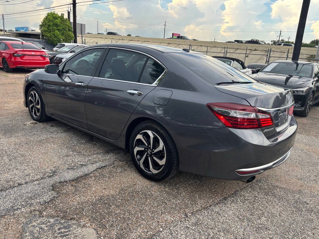 Honda Accord Vehicle Full-screen Gallery Image 04