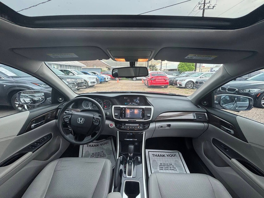Honda Accord Vehicle Full-screen Gallery Image 17