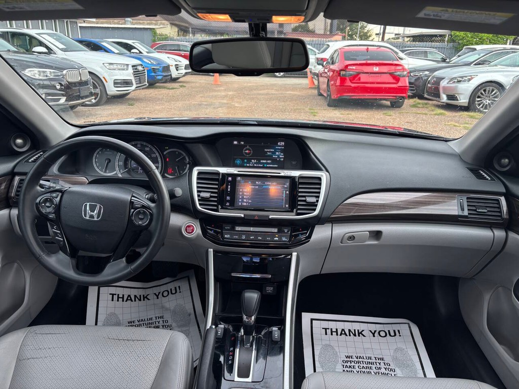 Honda Accord Vehicle Full-screen Gallery Image 18