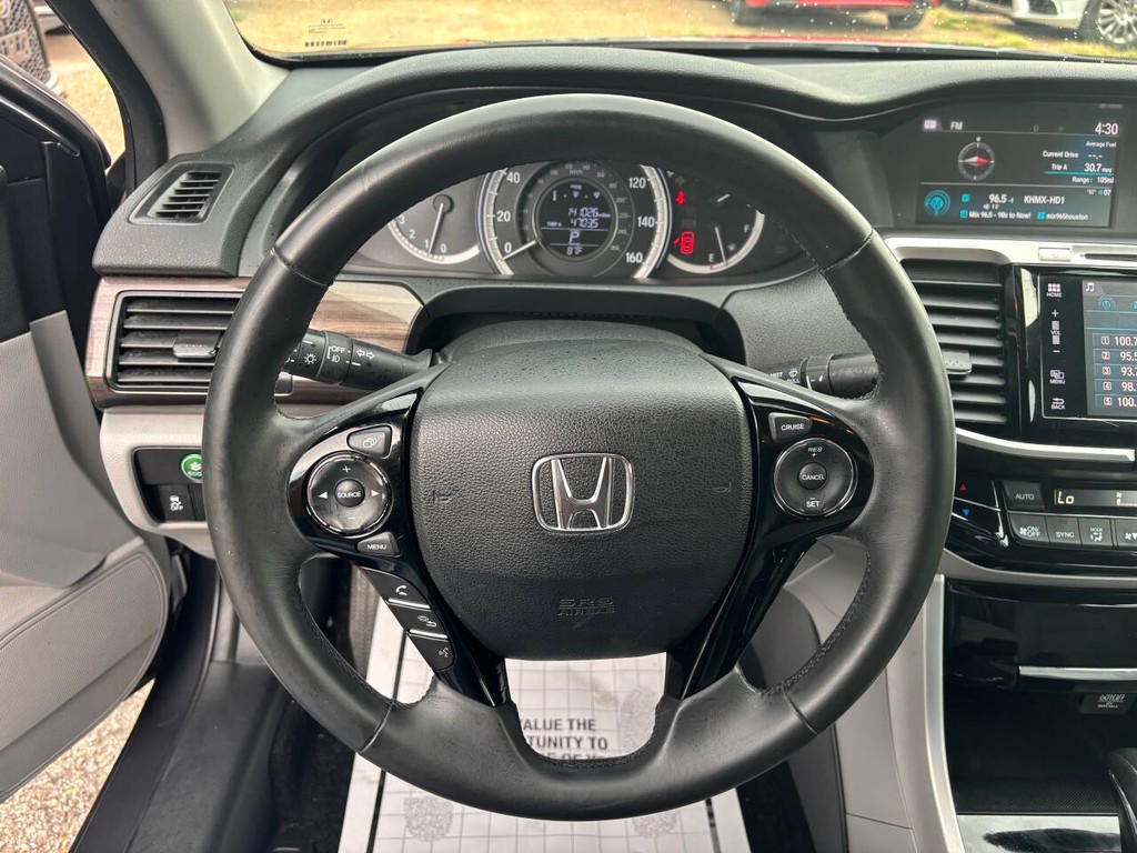 Honda Accord Vehicle Full-screen Gallery Image 23