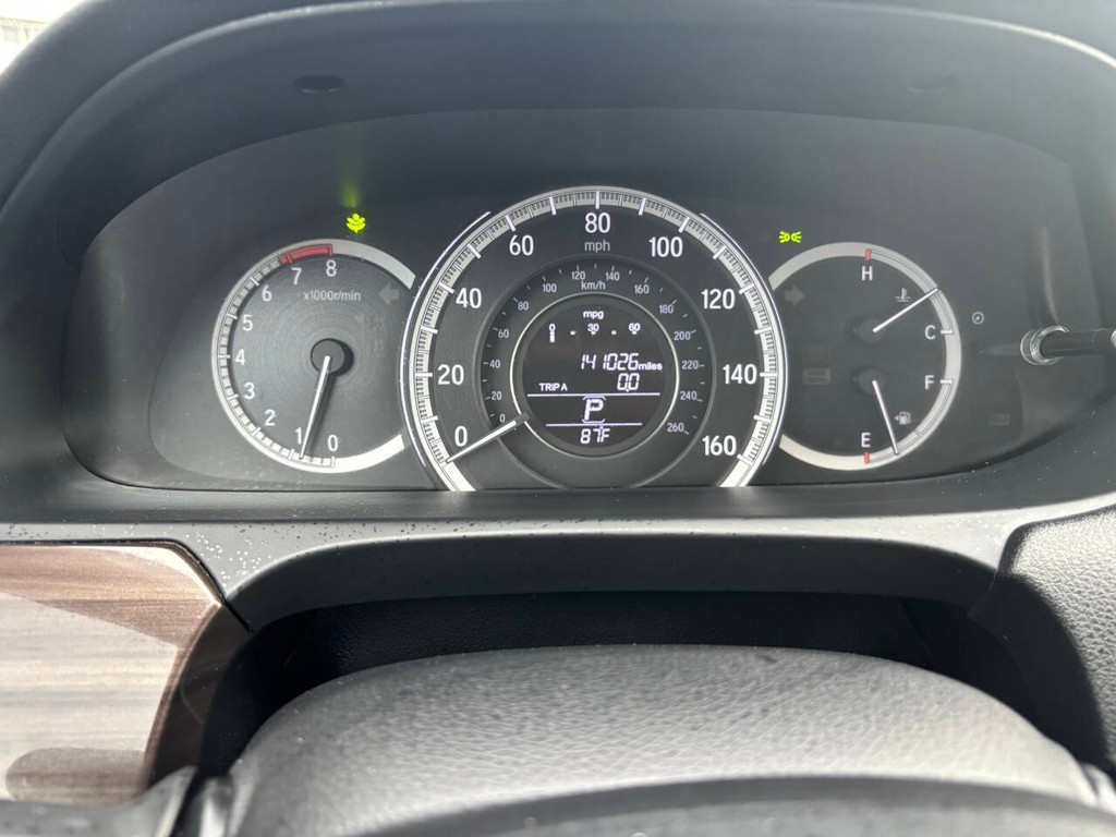 Honda Accord Vehicle Full-screen Gallery Image 25