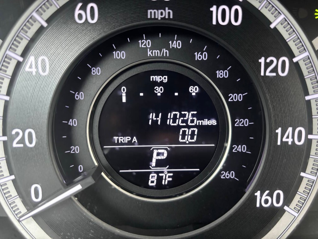 Honda Accord Vehicle Full-screen Gallery Image 26