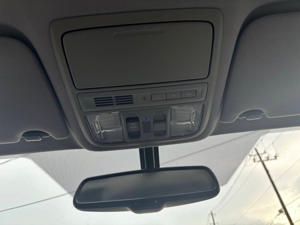 Honda Accord Vehicle Full-screen Gallery Image 28