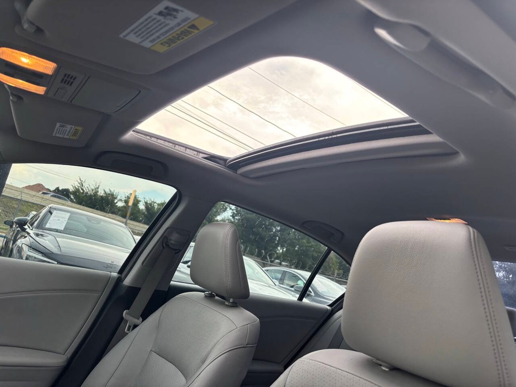 Honda Accord Vehicle Full-screen Gallery Image 29