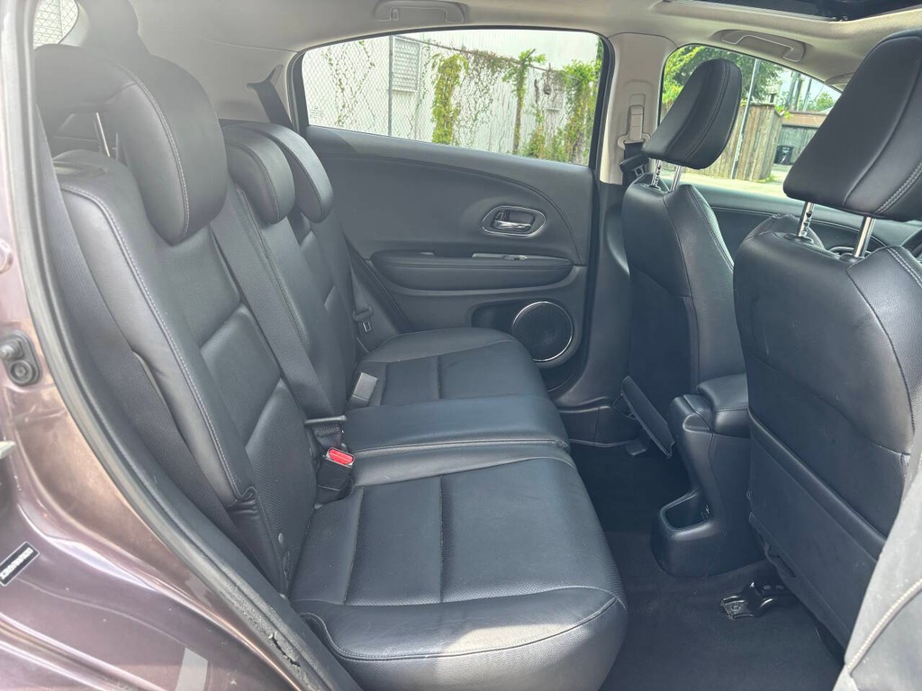 Honda HR-V Vehicle Full-screen Gallery Image 16