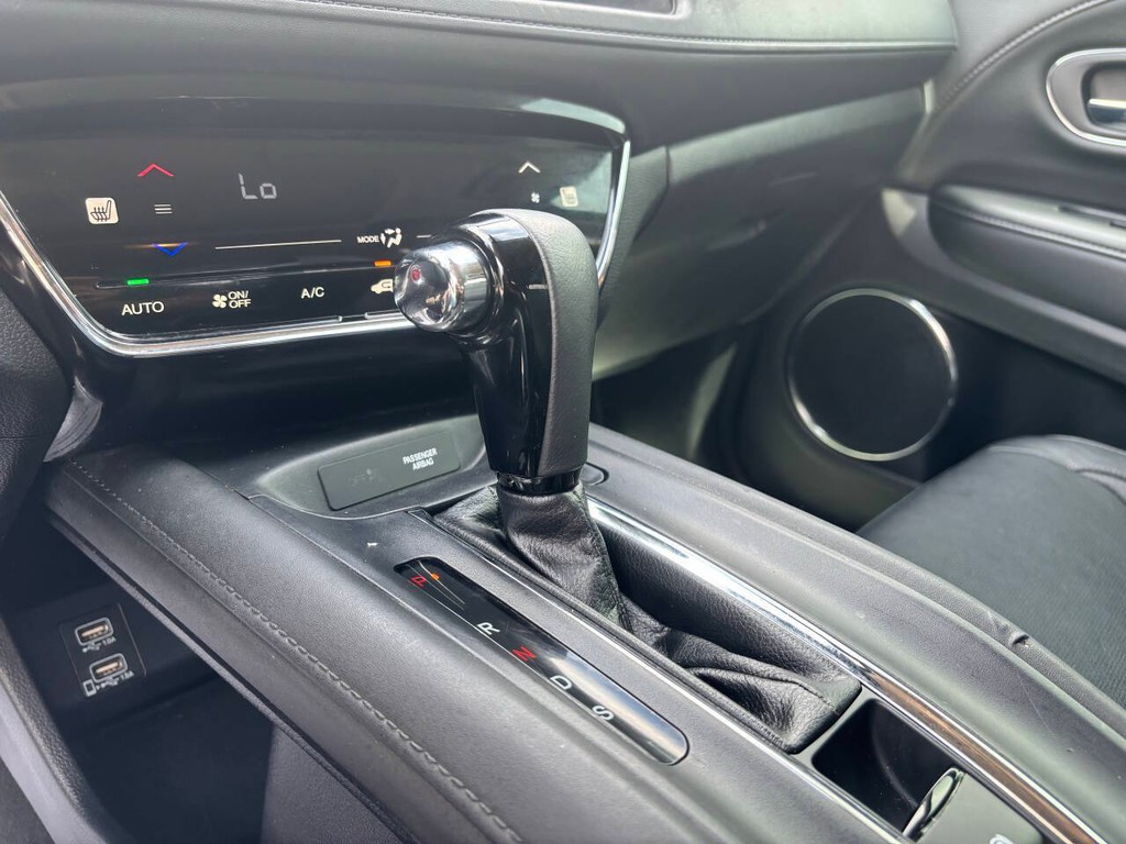 Honda HR-V Vehicle Full-screen Gallery Image 22