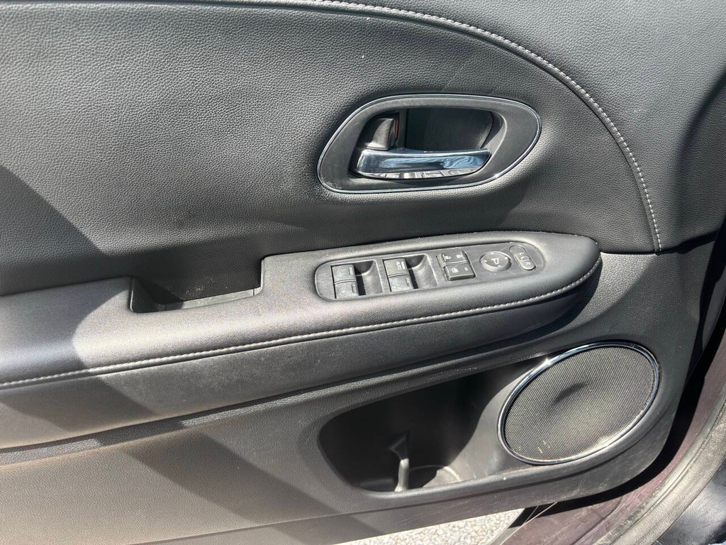 Honda HR-V Vehicle Full-screen Gallery Image 28