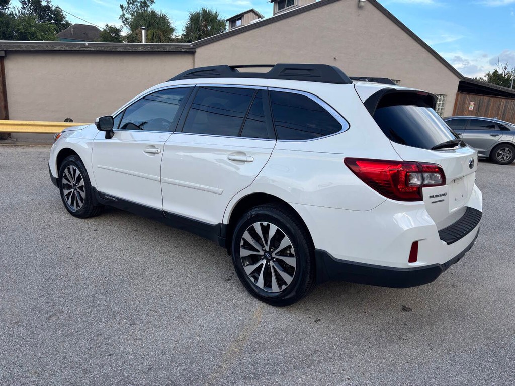 Subaru Outback Vehicle Full-screen Gallery Image 05