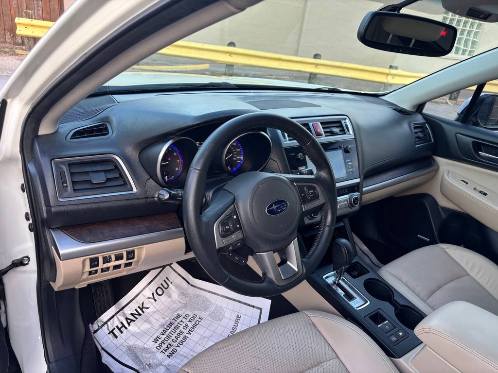 Subaru Outback Vehicle Full-screen Gallery Image 08