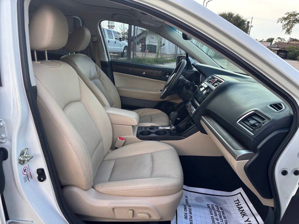 Subaru Outback Vehicle Full-screen Gallery Image 12