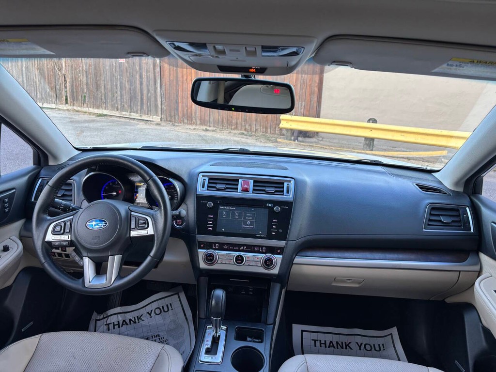Subaru Outback Vehicle Full-screen Gallery Image 19
