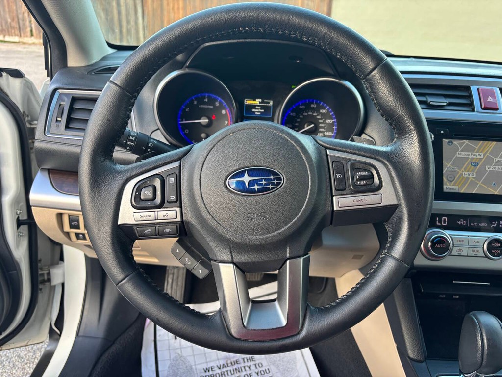 Subaru Outback Vehicle Full-screen Gallery Image 23