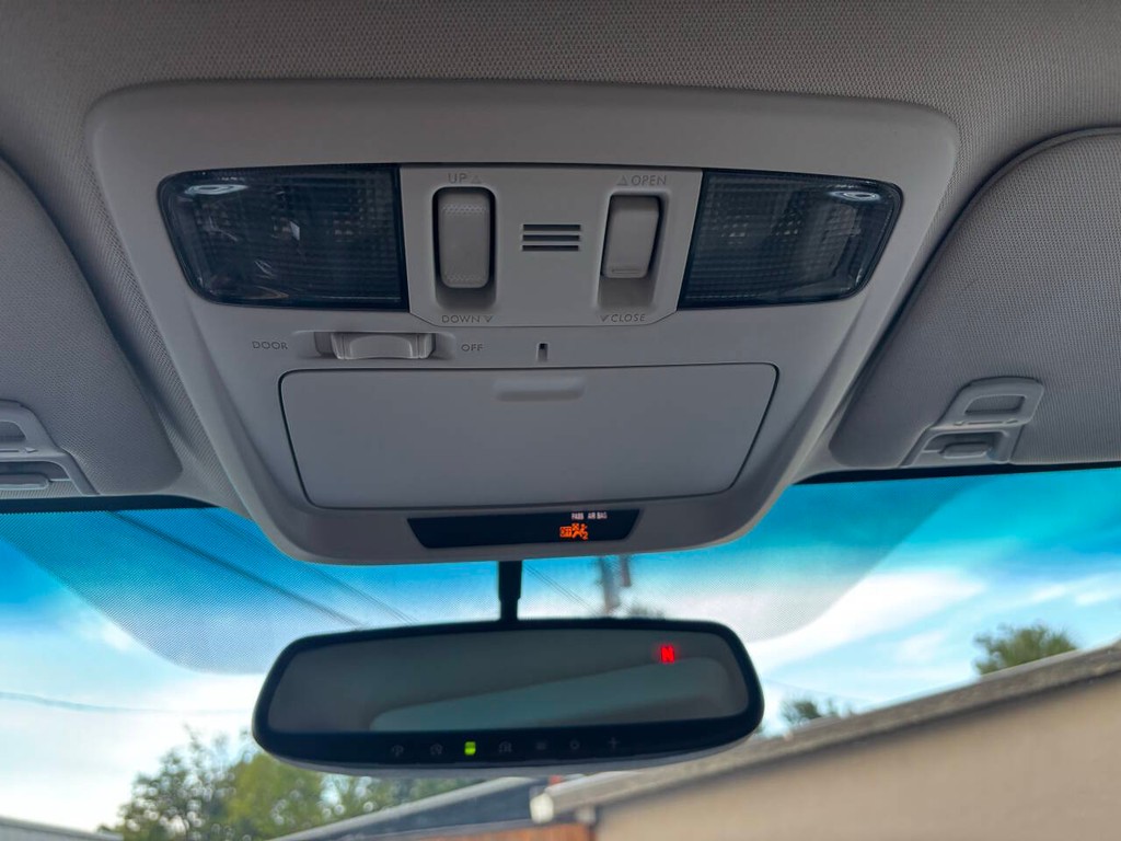 Subaru Outback Vehicle Full-screen Gallery Image 27