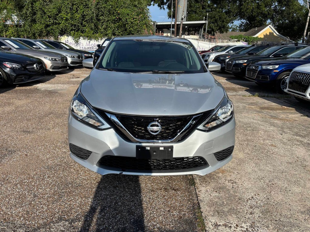 Nissan Sentra Vehicle Full-screen Gallery Image 02