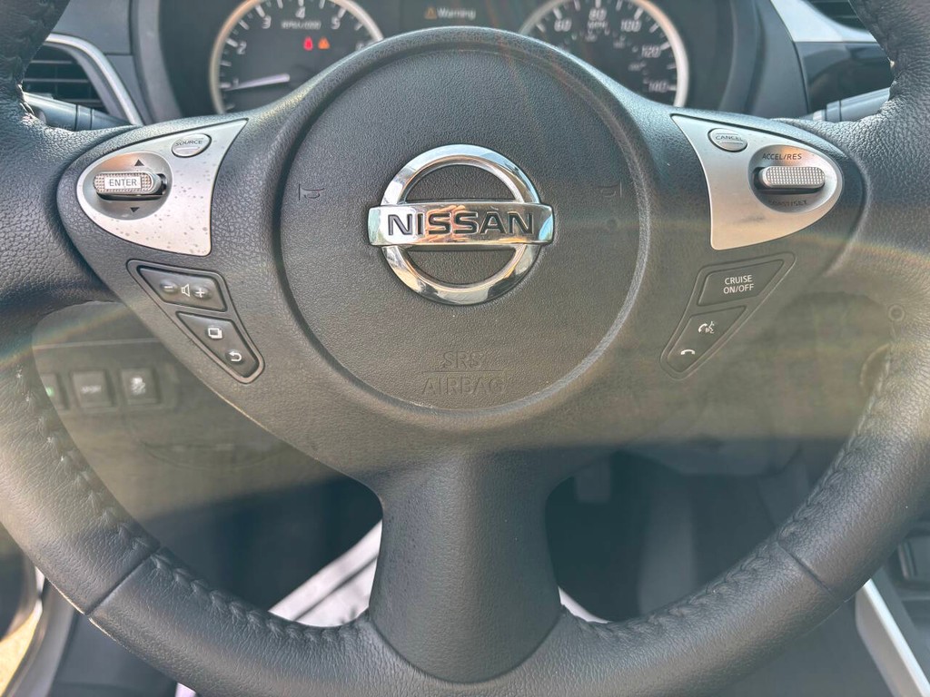 Nissan Sentra Vehicle Full-screen Gallery Image 25