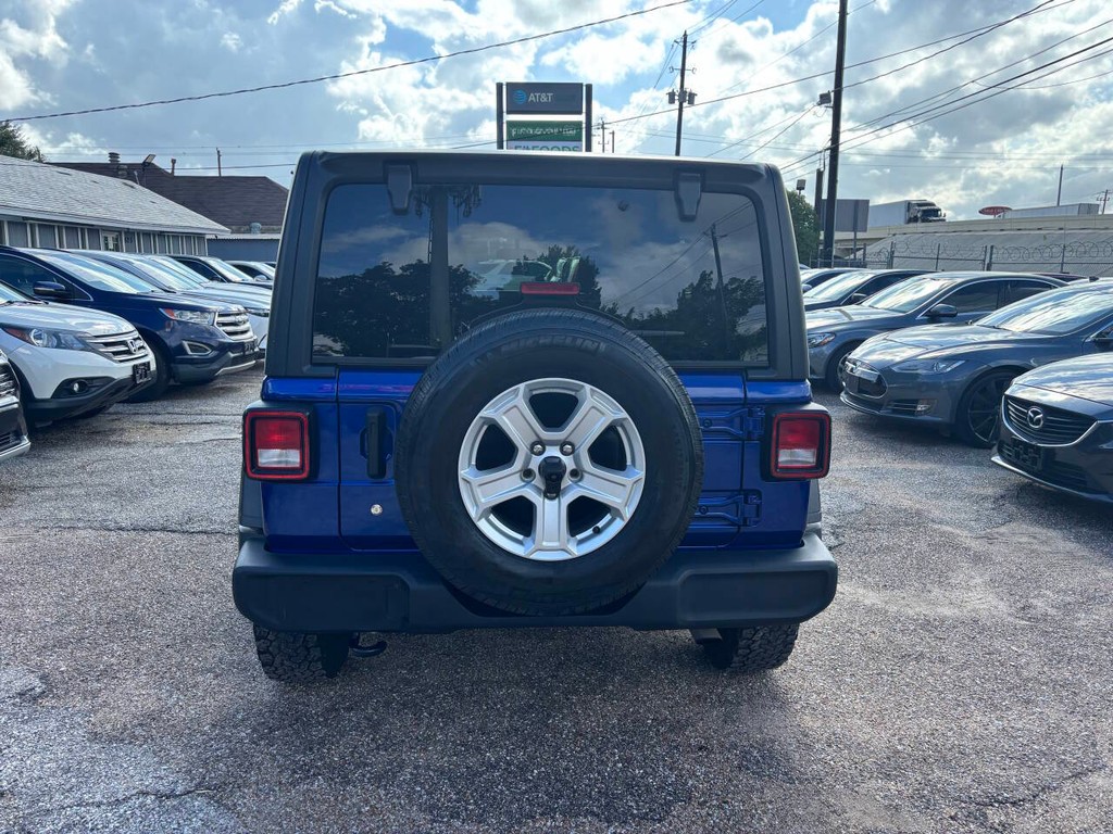 Jeep Wrangler Unlimited Vehicle Full-screen Gallery Image 06