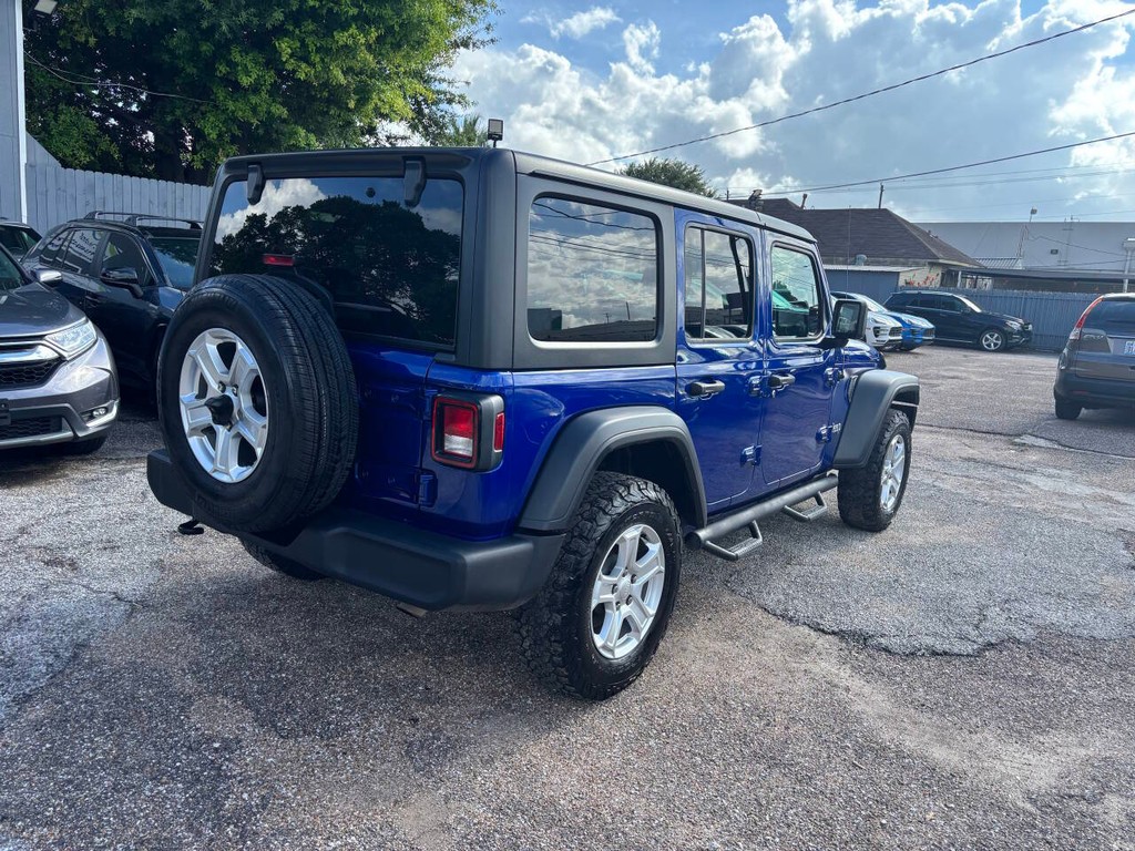 Jeep Wrangler Unlimited Vehicle Full-screen Gallery Image 07