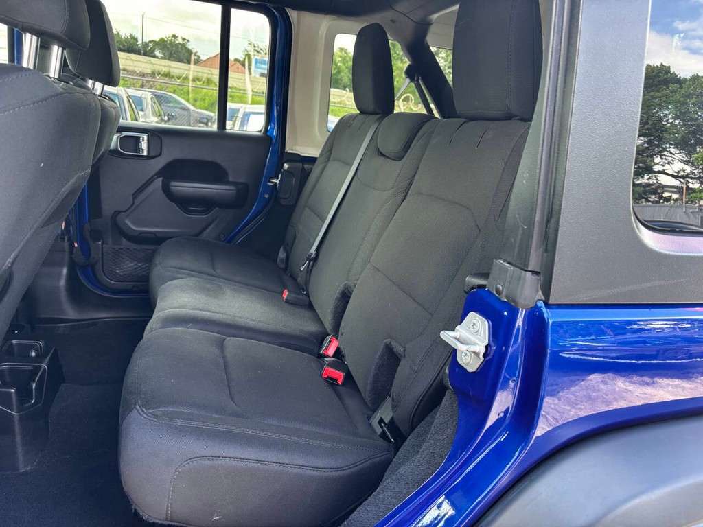 Jeep Wrangler Unlimited Vehicle Full-screen Gallery Image 14