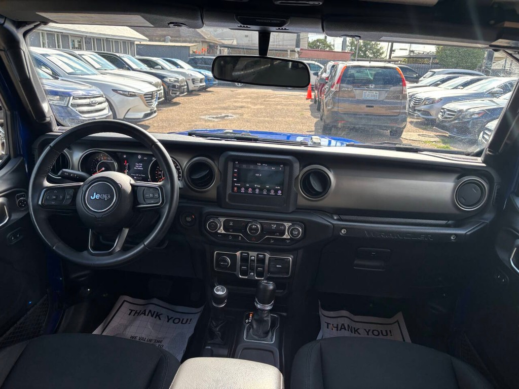 Jeep Wrangler Unlimited Vehicle Full-screen Gallery Image 19