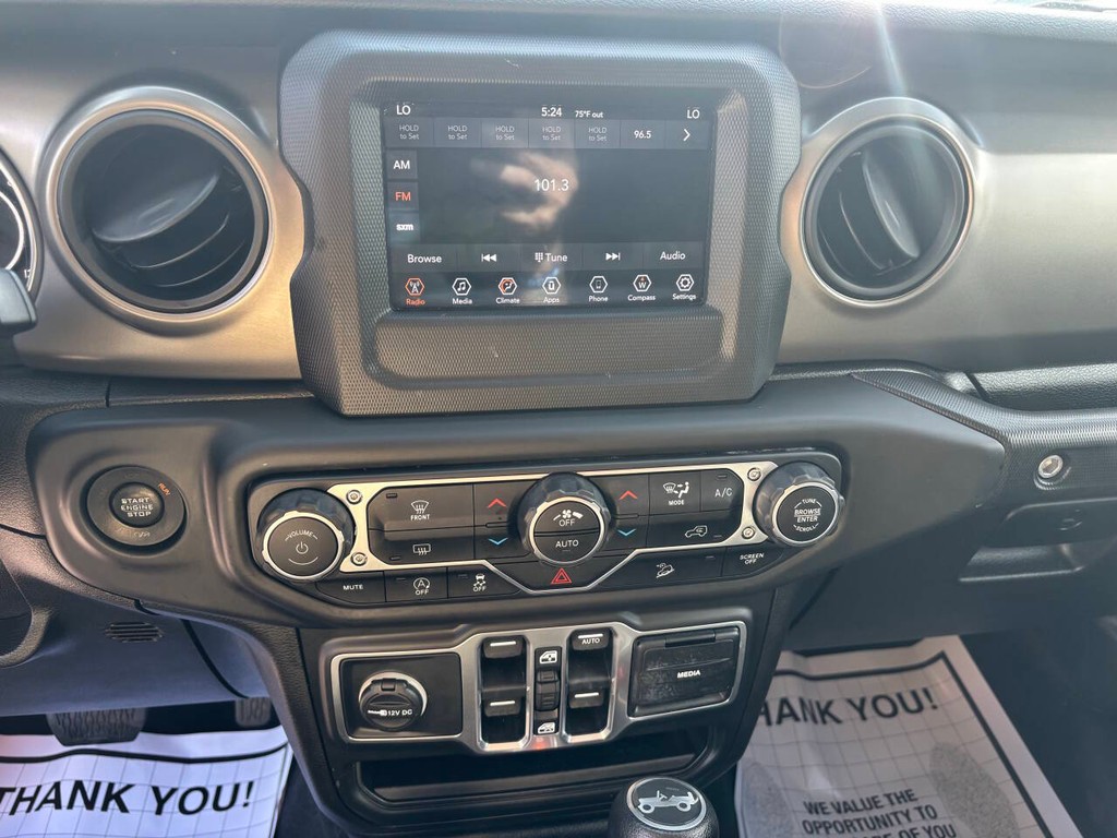 Jeep Wrangler Unlimited Vehicle Full-screen Gallery Image 20