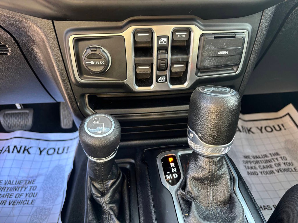 Jeep Wrangler Unlimited Vehicle Full-screen Gallery Image 22