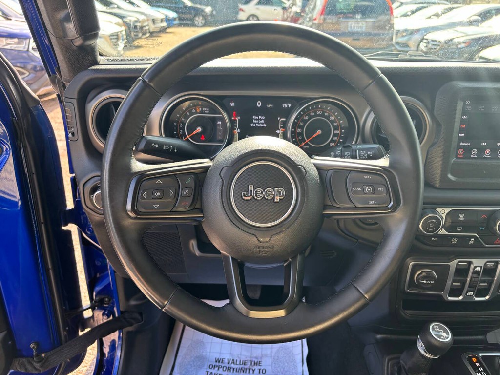 Jeep Wrangler Unlimited Vehicle Full-screen Gallery Image 24