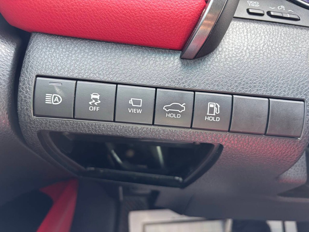 Toyota Camry Vehicle Full-screen Gallery Image 30