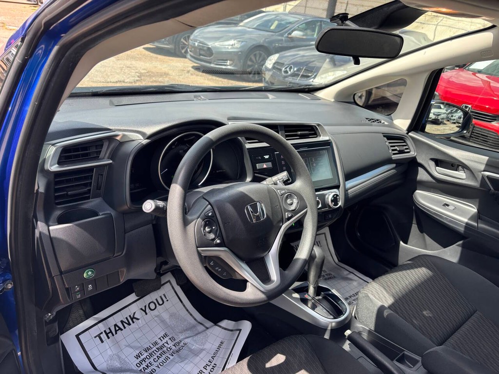 Honda Fit Vehicle Full-screen Gallery Image 07
