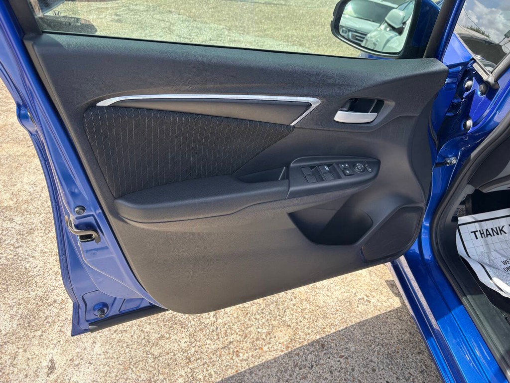 Honda Fit Vehicle Full-screen Gallery Image 09
