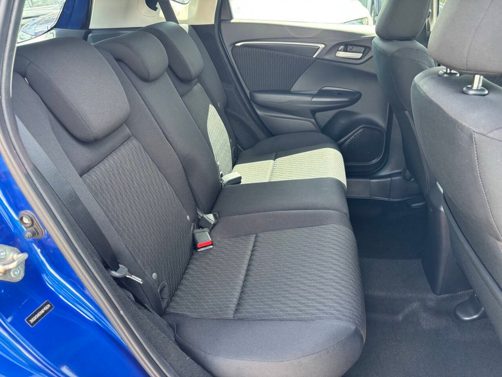 Honda Fit Vehicle Full-screen Gallery Image 14