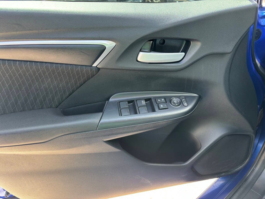 Honda Fit Vehicle Full-screen Gallery Image 27