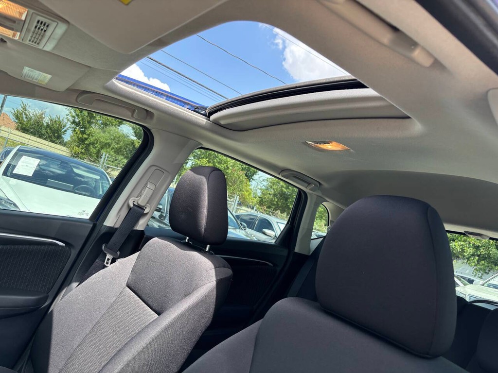 Honda Fit Vehicle Full-screen Gallery Image 29