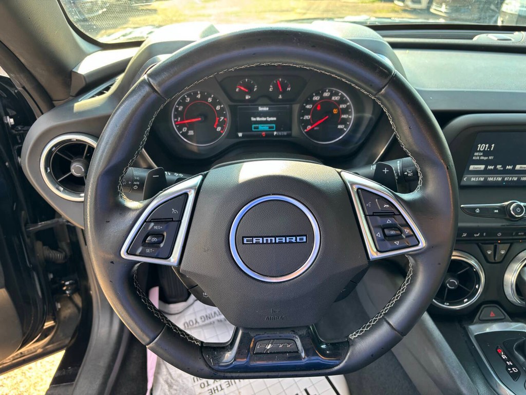 Chevrolet Camaro Vehicle Full-screen Gallery Image 21