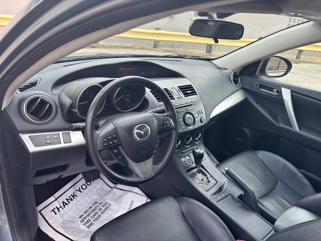 Mazda Mazda3 Vehicle Full-screen Gallery Image 07