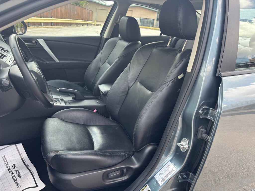 Mazda Mazda3 Vehicle Full-screen Gallery Image 08