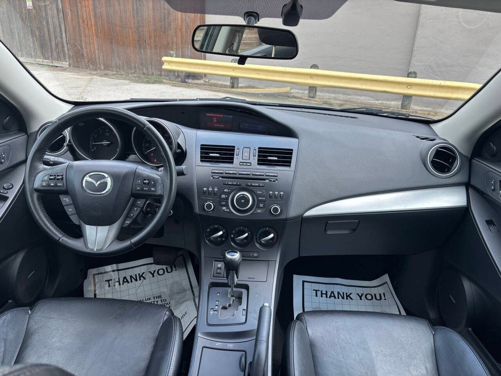 Mazda Mazda3 Vehicle Full-screen Gallery Image 18