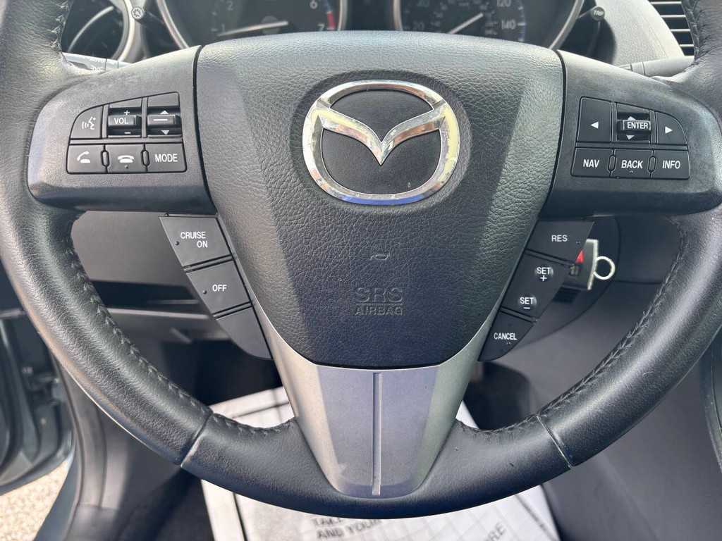 Mazda Mazda3 Vehicle Full-screen Gallery Image 22