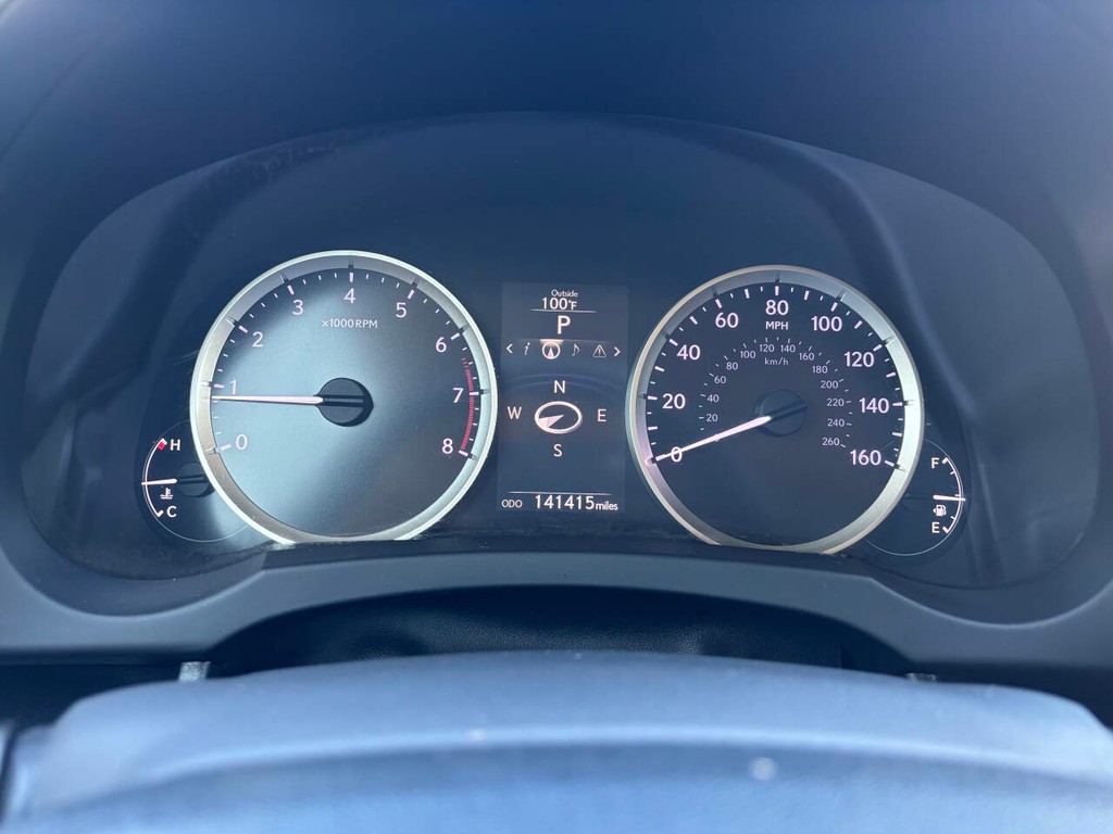 Lexus IS 350 Vehicle Full-screen Gallery Image 29