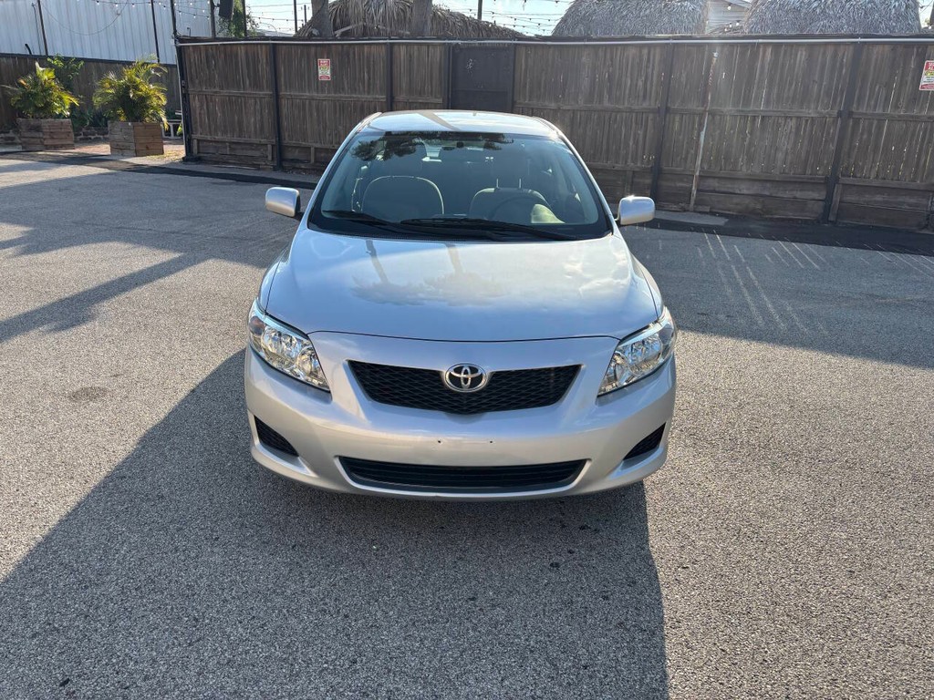 Toyota Corolla Vehicle Full-screen Gallery Image 02