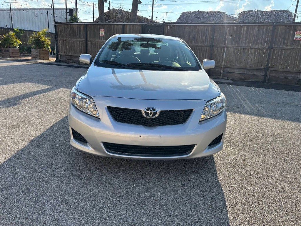 Toyota Corolla Vehicle Full-screen Gallery Image 03