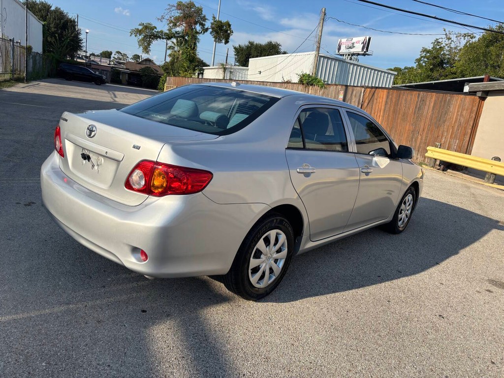 Toyota Corolla Vehicle Full-screen Gallery Image 07