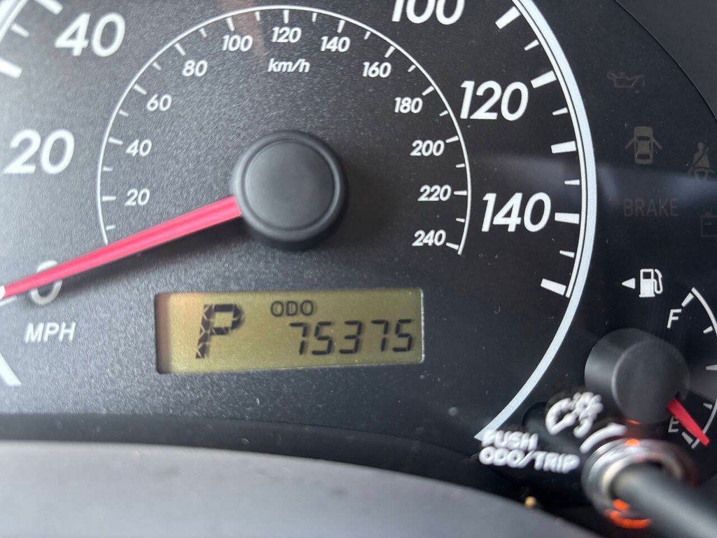 Toyota Corolla Vehicle Full-screen Gallery Image 25