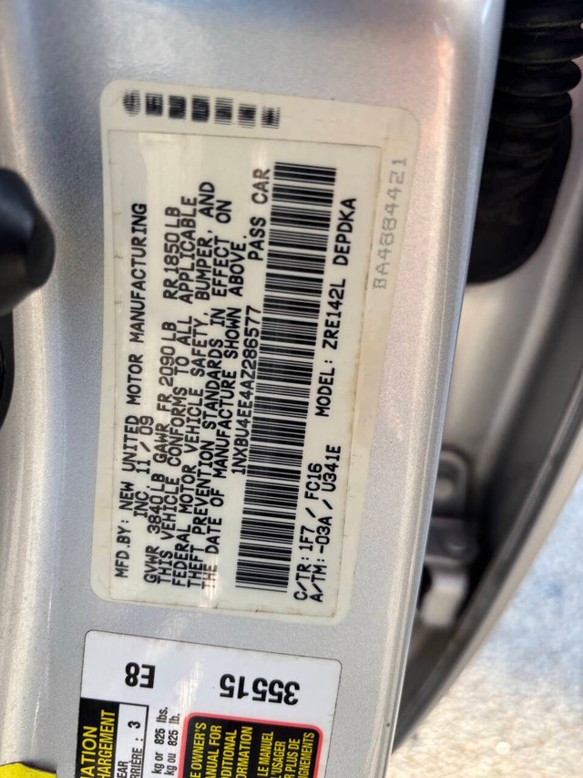 Toyota Corolla Vehicle Full-screen Gallery Image 26