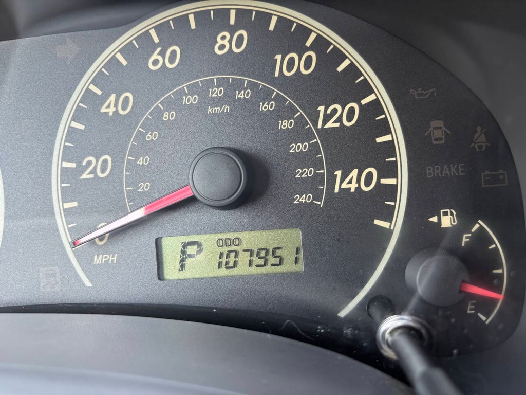 Toyota Corolla Vehicle Full-screen Gallery Image 25