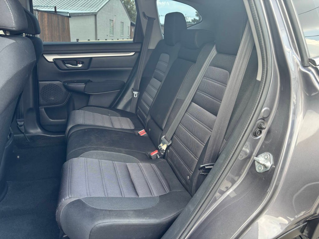 Honda CR-V Vehicle Full-screen Gallery Image 15