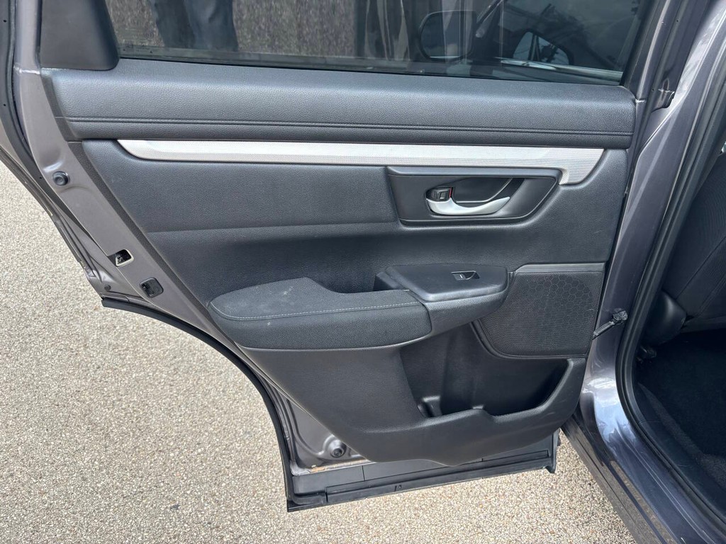Honda CR-V Vehicle Full-screen Gallery Image 16