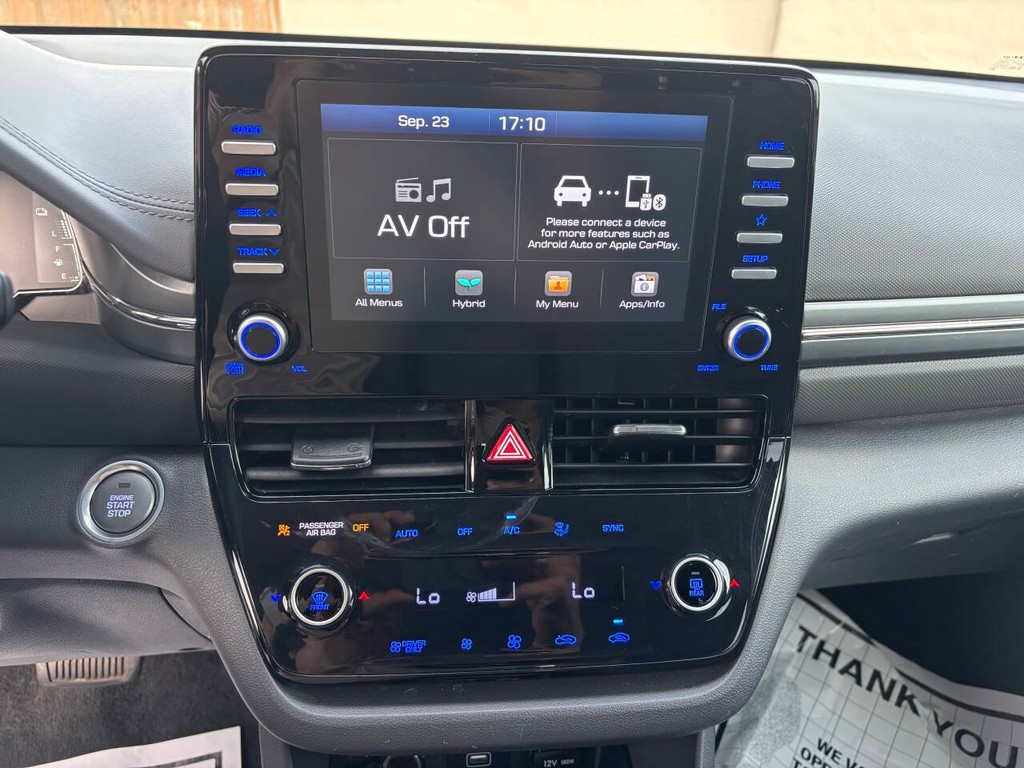Hyundai Ioniq Hybrid Vehicle Full-screen Gallery Image 19