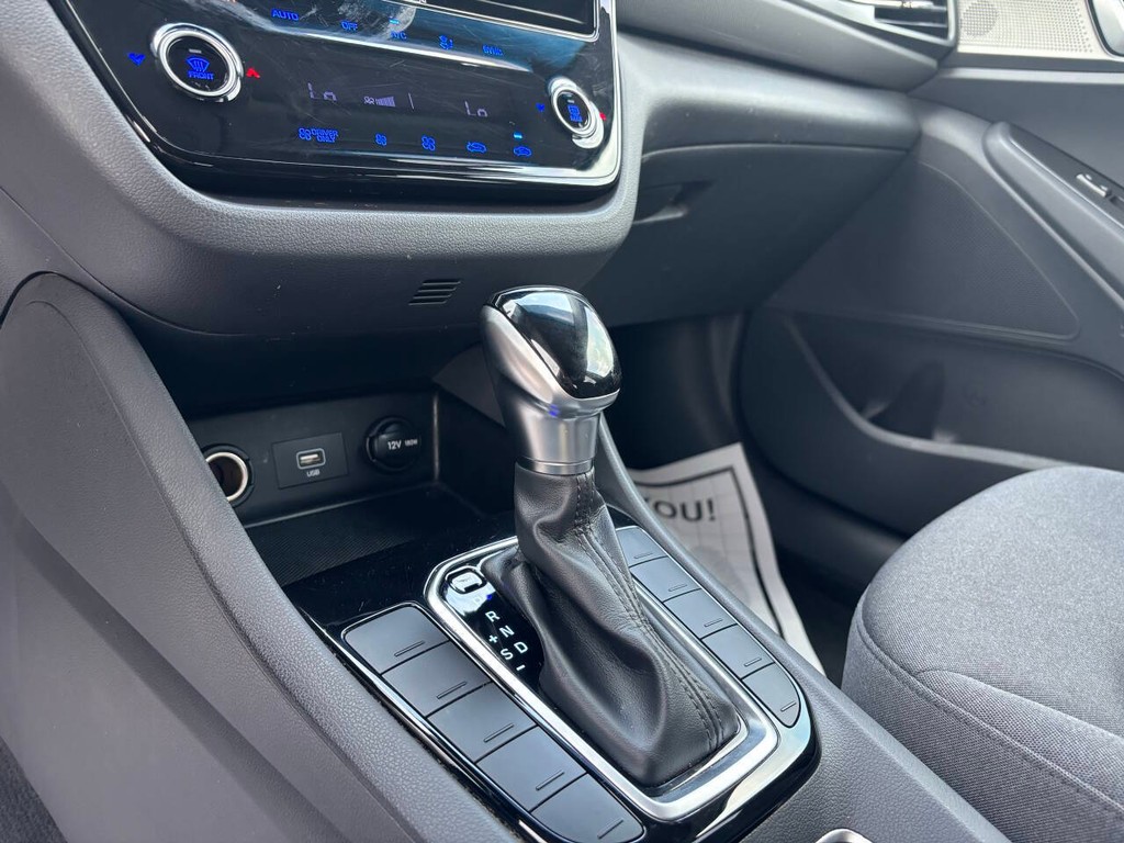 Hyundai Ioniq Hybrid Vehicle Full-screen Gallery Image 21