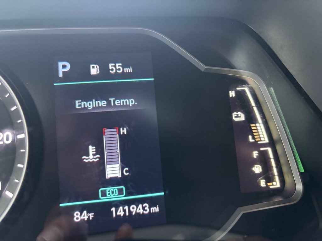Hyundai Ioniq Hybrid Vehicle Full-screen Gallery Image 25