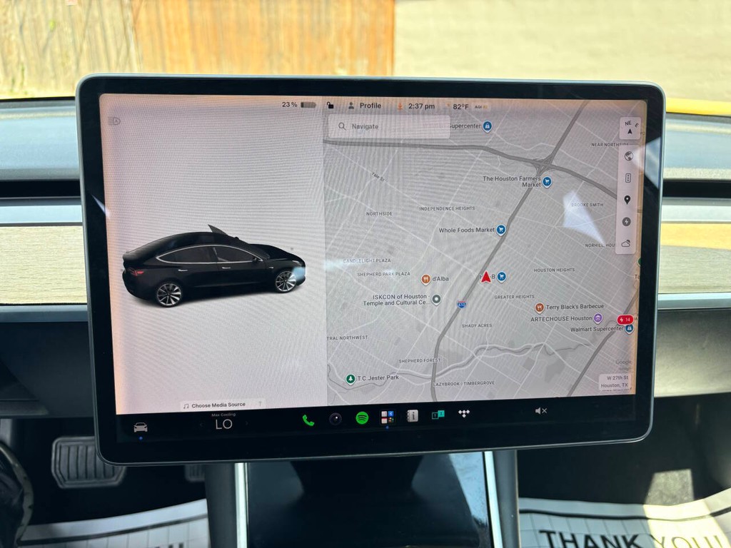 Tesla Model 3 Vehicle Full-screen Gallery Image 20